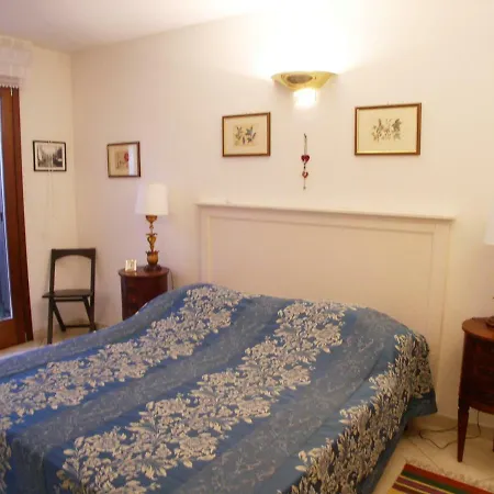 Gloria Apartment *