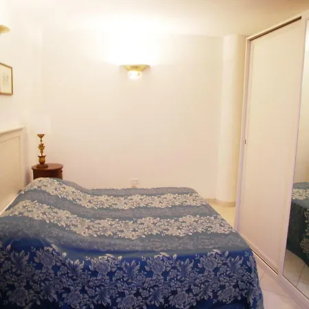 Gloria Apartment *
