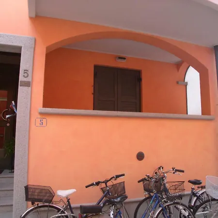 Gloria Apartment *